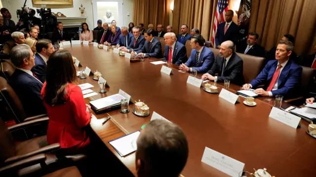 Primera reunión de Trump con su Gabinete. Foto: Reuters