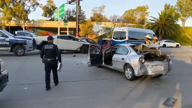 Camioneta Cybertruck Chocó Contra 3 Vehículos Tras Persecución en Tijuana