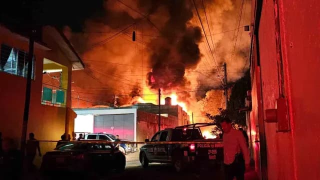 Un fuerte incendio alertó a vecinos de la colonia Miramar
