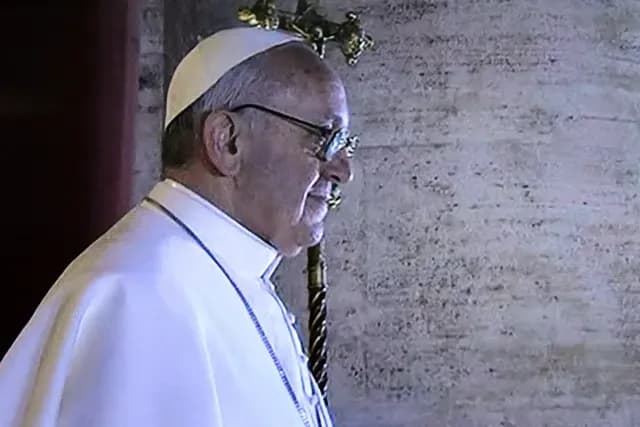 El papa Francisco durante su primera aparición pública en 2013