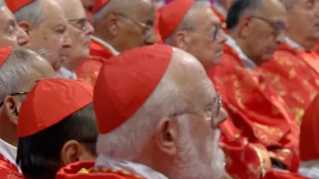 Al comenzar la misa precónclave en la Basílica de San Pedro. Foto: N+