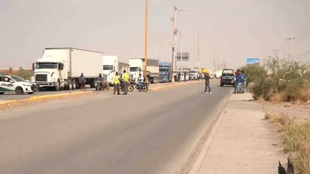 Muere-Hombre-al-Chocar-con-Poste-Periferico-Gomez-Palacio