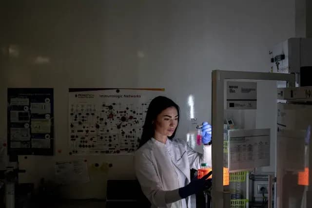 La científica checa Sandra Charvatova, investigadora sobre el cáncer