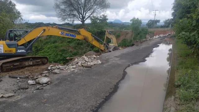Trabajos de rehabilitación en la Hueytamalco-Acateno