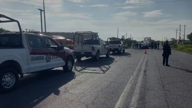 Derivado de este accidente la circulación de la carretera se mantiene parcialmente suspendida. Foto: SSP Tamaulipas