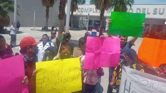 Libertan Periférico de Puebla y se trasladan al Hospital de la Mujer en Puebla. Foto: Héctor Rangel | N+