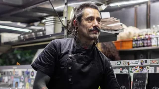 Luis Rodríguez, dueño de Por Siempre Taquería Vegana