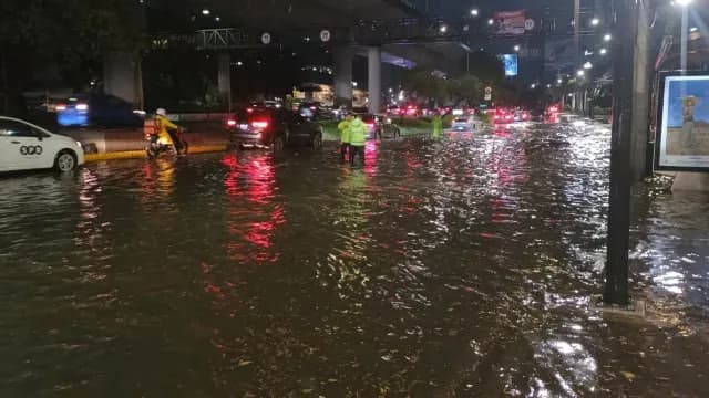 Inundación en Anillo Periférico (Boulevard Adolfo Ruíz Cortines), Emilio Portes Gil. Foto: SSC