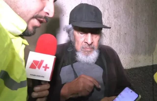 Don Manuel quedó atrapado en medio de la lluvia en Tláhuac
