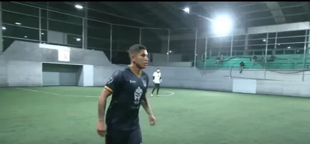 Uriel vive del fútbol amateur; juega hasta siete partidos a la semana para sostenerse