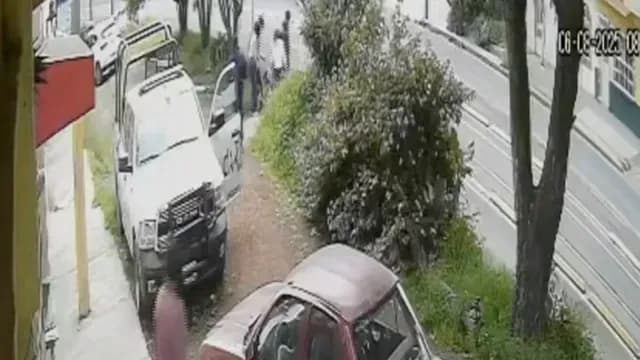 Menores asaltan a mujer en colonia Santa María de Puebla capital