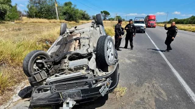 Registran Volcadura Carretera Victoria-Monterrey