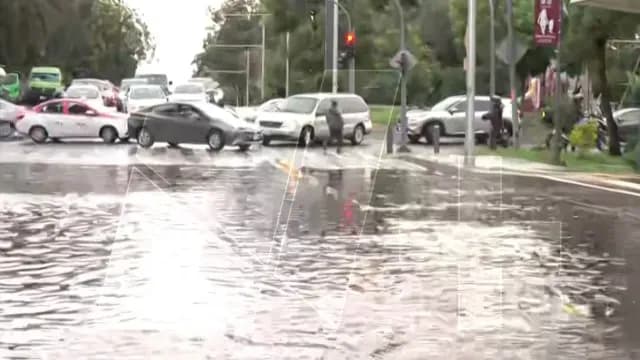 Encharcamientos en Avenida Aztecas, en el sur de la CDMX. Foto: N+