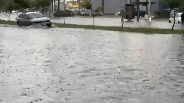 Inundaciones han ocasionado un severo congestionamiento vehicular. Foto: N+