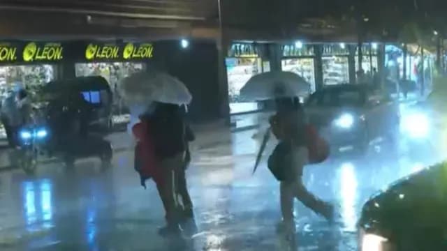 Lluvia en calles de la alcaldía Cuauhtémoc, lunes 25 de agosto de 2025. Foto: N+