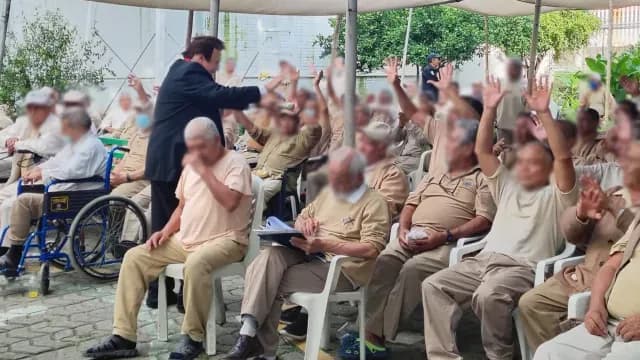 Festejaron a los abuelitos reclusos del penal de San Miguel en Puebla. Foto: X @SSPGobPue