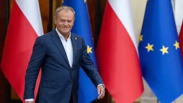 Donald Tusk durante una rueda de prensa para denunciar la incursión de Rusia en su territorio