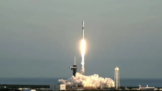 Despegue del Cohete Falcon 9 que transporta el orbitador IMAP. Foto: EFE