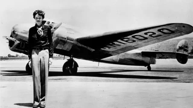 Amelia Earhart, pionera de la aviación desaparecida en 1937