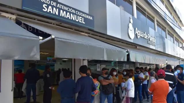 Existen 12 sucursales y más de 30 cajeros para realizar el pago anual 2026. Foto: Agua de Puebla