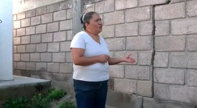 La casa de Carolina tiene grandes grietas por los hundimientos