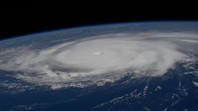Huracán Humberto visto desde la Estación Espacial Internacional en septiembre 2025. Foto: X @JonnyKimUSA