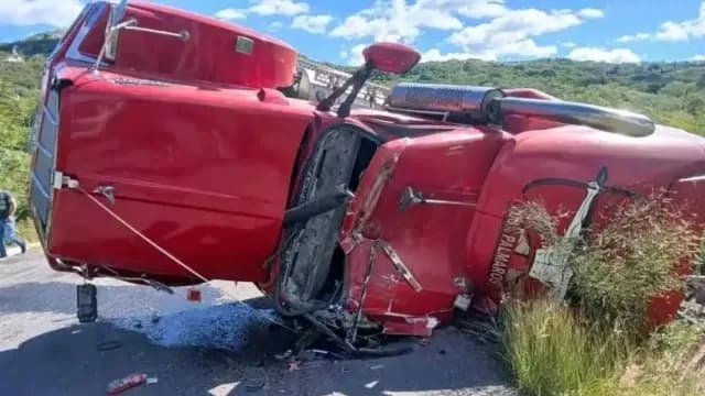 El pequeño Alberto y su madre fallecieron en un accidente en el Libramiento Tepexi de Rodríguez