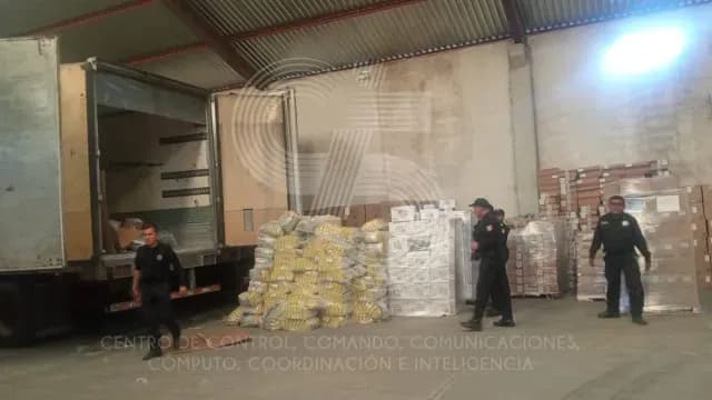 Recuperan tractocamiones y mercancía robados en Tlaxcala. Foto: X @SESESP_Tlaxcala