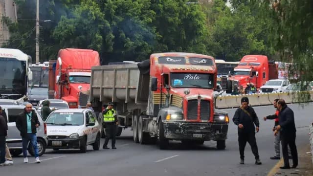 Megabloqueo de transportistas CDMX. Foto: Cuartoscuro