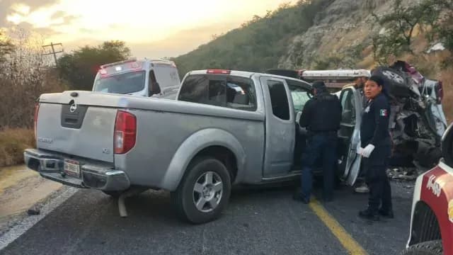 Accidente entre camioneta y patrulla cobra una vida en Puebla. Foto: X @ciudadano_pue
