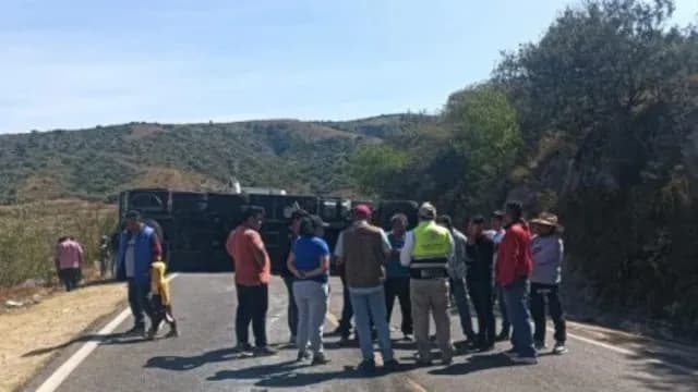Accidente carretero en Oaxaca. Foto: Guardia Nacional