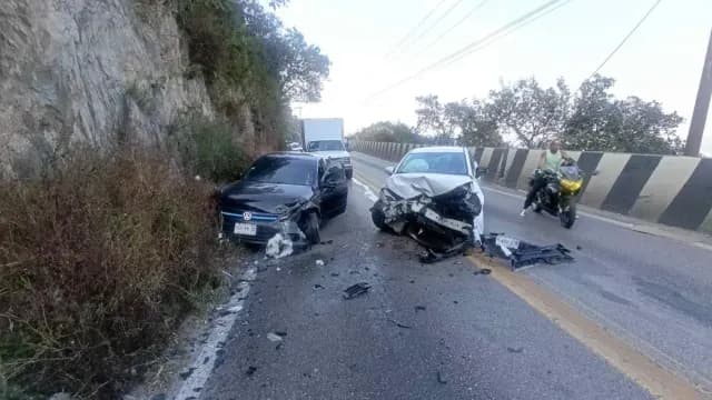 Accidente en Cuernavaca. Foto: @IzgMadeel