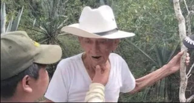 Abuelito con Alzheimer Se Pierde al Salir a Buscar a su Esposa Fallecida