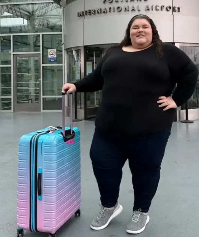 Mujer Obesa Niega Asiento de Avión a Niño y la Critican