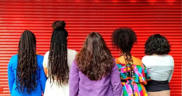 Mujeres de piel morena, y de comunidades indígenas y afrodescendientes sufren discriminación y racismo en espacios de trabajo