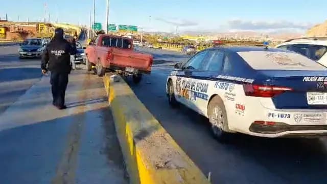 Pick Up Sobre Camellón en Carretera Chihuahua - Aldama
