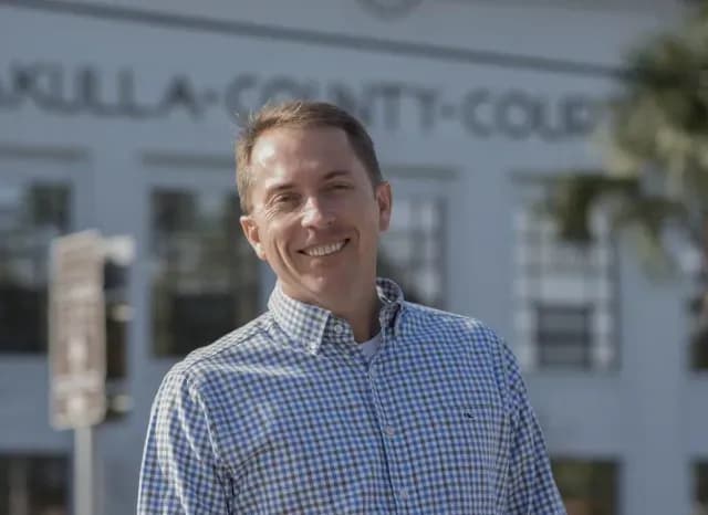 El legislador republicano Jason Shoaf