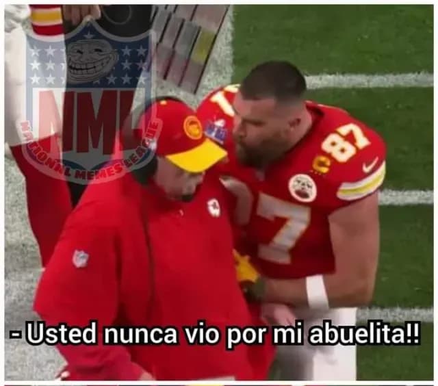 Meme Travis Kelce empuja a Andy Reid