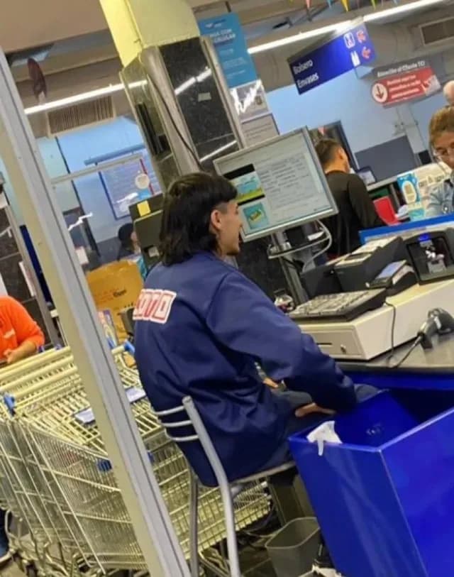 Doble de Peso Pluma en supermercado Coto de Rosario, Argentina