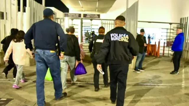 La menor fue trasladada a la frontera para reencontrarse con sus familiares. Foto: DSPM