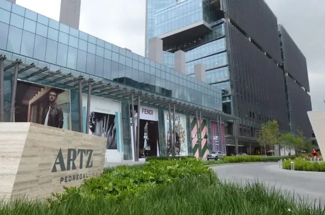 Plaza Artz Pedregal, conocida por sus tiendas de lujo