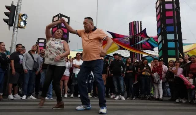 Gran Baile de Sonideros en el Zócalo 2024: Horario y Cartelera Completa