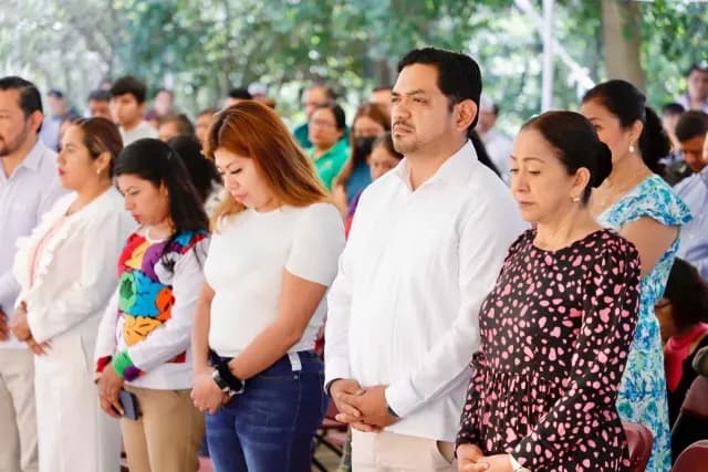 Omar Pérez, director estatal de aguas de Oaxaca, en misa para pedir lluvia