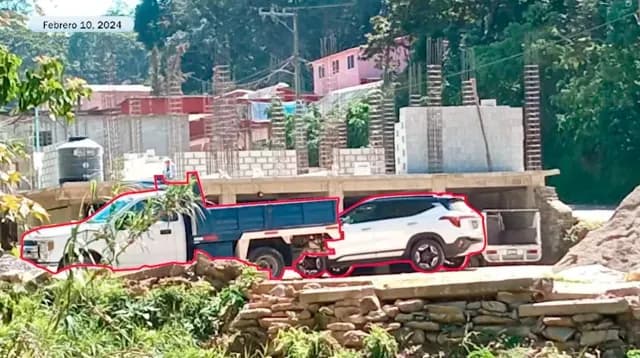 Los dos autos en los que incursionaron los hombres