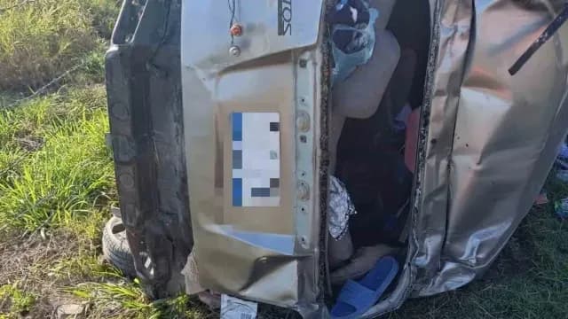 Guardia Estatal Atiende a 2 Personas tras Volcarse en un Tramo Carretero en Güemez, Tamaulipas