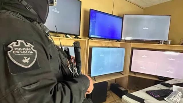 Aseguran una antena y dos cámaras de vigilancia ilegales