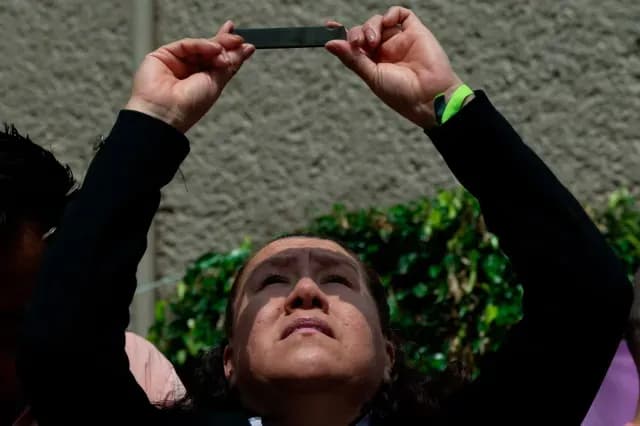 La observación directa de un eclipse solar puede causar daños permanentes en la visión