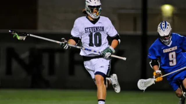 Callum Robinson jugó para el equipo de lacrosse 'Mustang'. Foto: Stevenson University