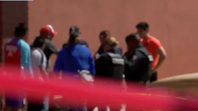 La familia del fallecido insistió en que el joven seguía con vida, ignorando las indicaciones de la policía.