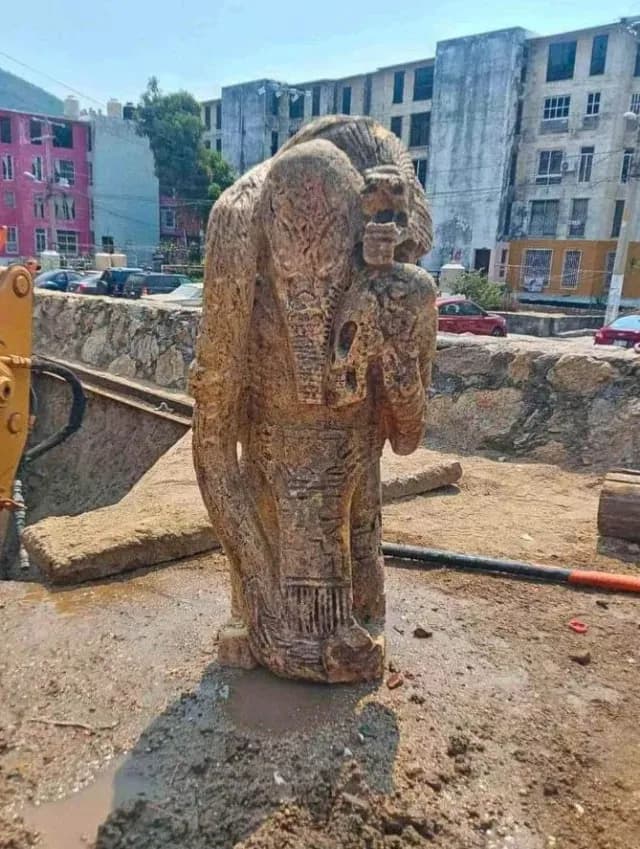 ¿Extraterrestre? Hallan Figura Extraña Durante Excavación en Acapulco